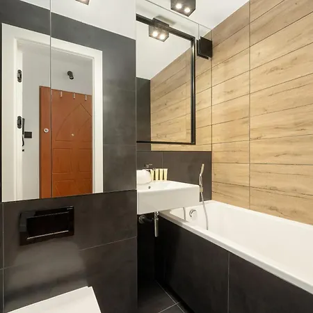 Przytulny Z Wanna Blisko Parku We Wroclawiu By Renters شقة فروتسواف